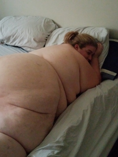 shoepuffjananajmw:Just me in my glorious fatness #me #ssbbw...