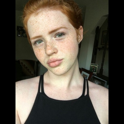 silentaboutmykinks:Beautiful ginger face I love stroking too...