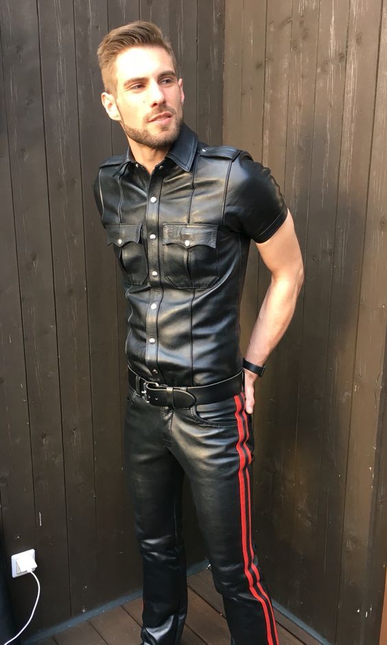 Gay Guy In Leather 106