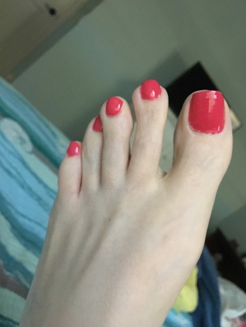 jessicapresley:Might do a dedicated foot fetish Tumblr in the...