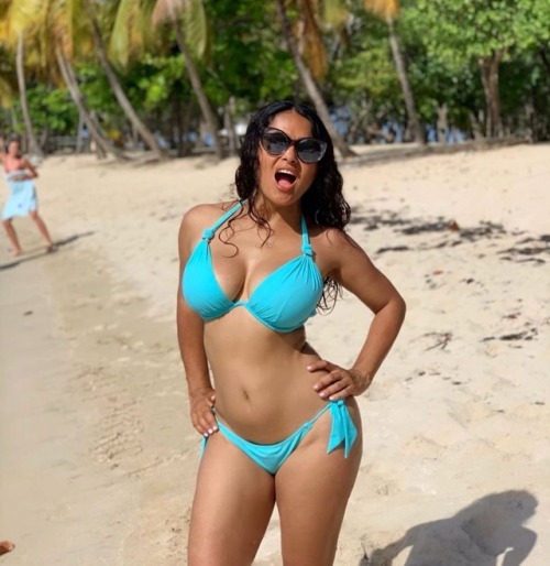 bikinisbabes:Salma Hayak is 53 and still looks amazing