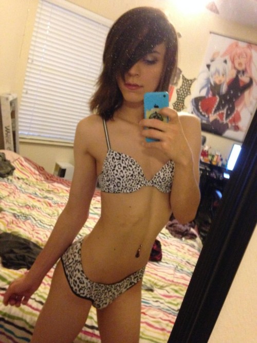 bisexntrans:Some selfies of the gorgeous Ava Keading Looks...