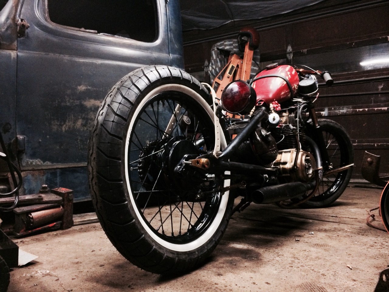 cb 300 bobber