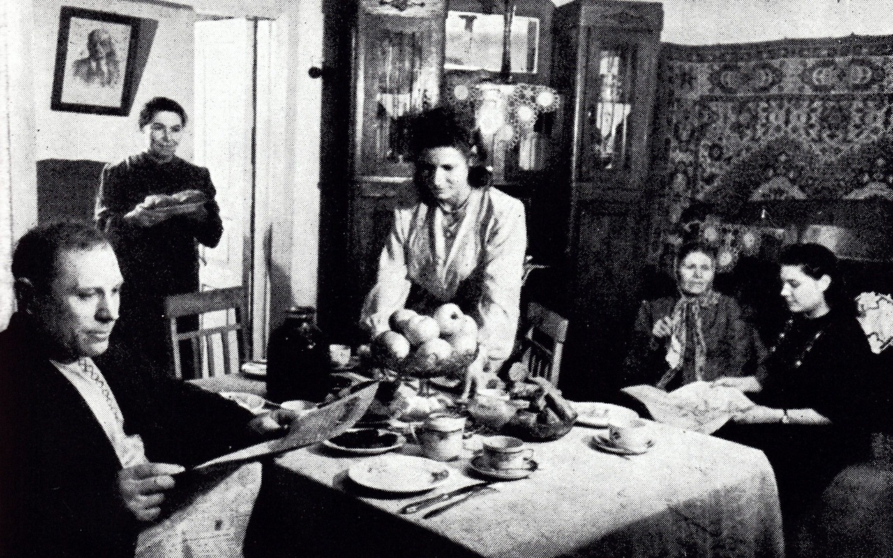 At kolkhoz worker’s home (1950)