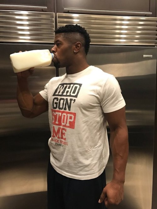 xemsays:so, here i am thinking that Ezekiel Elliott, Larry...