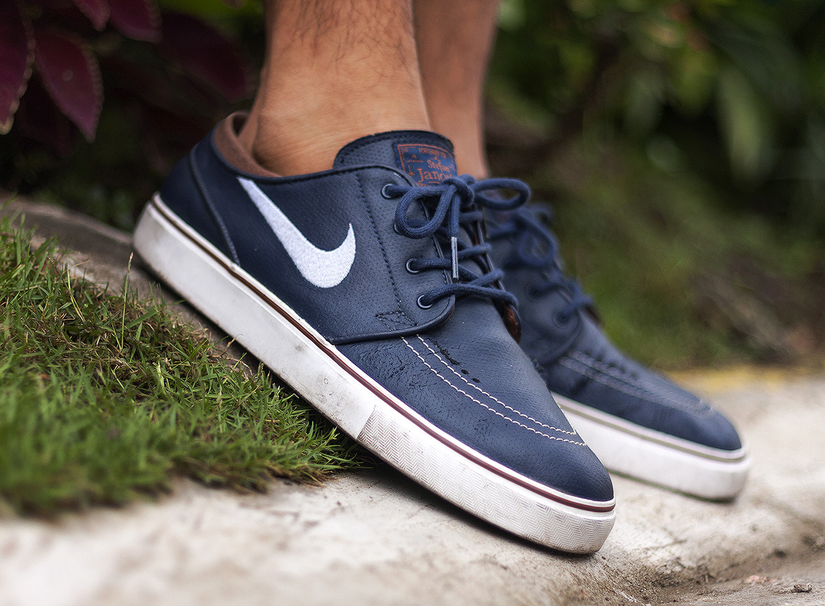 nike janoski obsidian leather