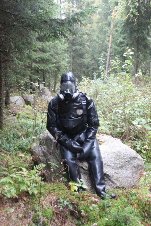 hockeyjockfin:Happened in a nearby forest, not so long ago:...