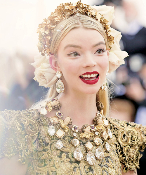 babygirlgarcia:Anya Taylor-Joy attends the Heavenly Bodies:...