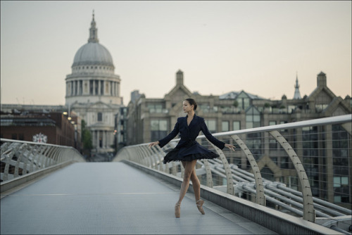 ballerinaproject:Francesca Hayward - Millennium Bridge,...