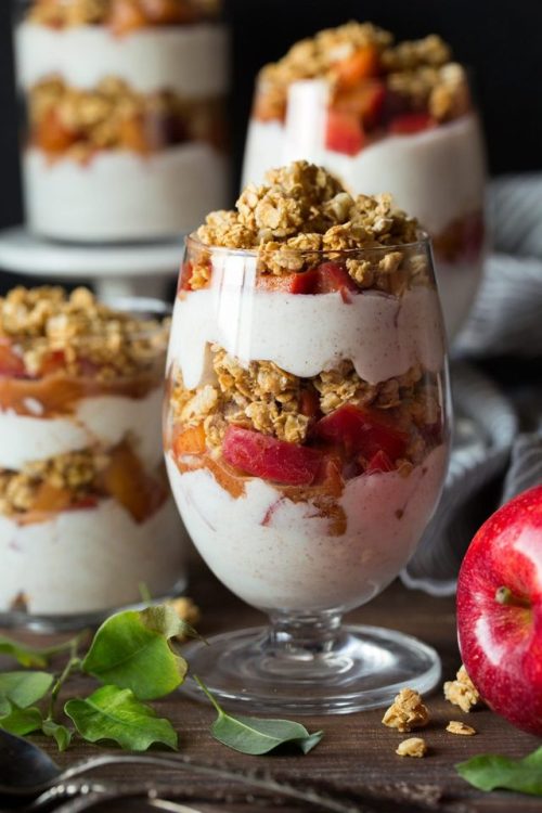 sweetoothgirl:Apple Cinnamon Granola Parfaits