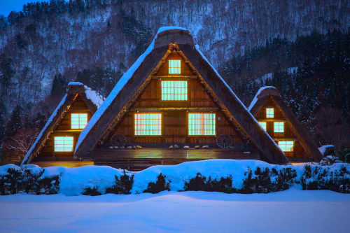 nubbsgalore:the village of shirakawa-gō in japan’s gifu...