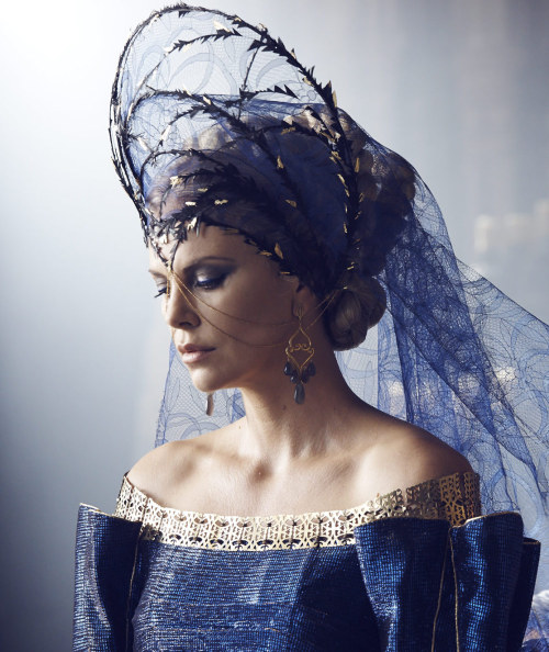 cisforcostumes:Charlize Theron as Queen Ravenna, in the blue...