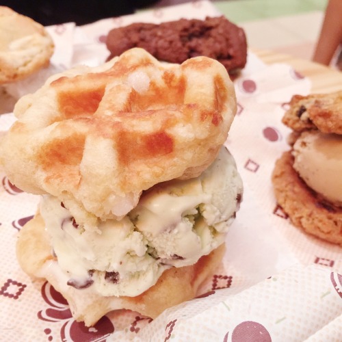 dumpllngs:best icecream sandwiches i ever had ig @dumpllngs