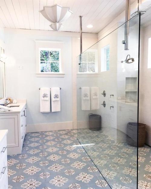 stylish-homes:Dream beach house master bathroom in Bald Head...