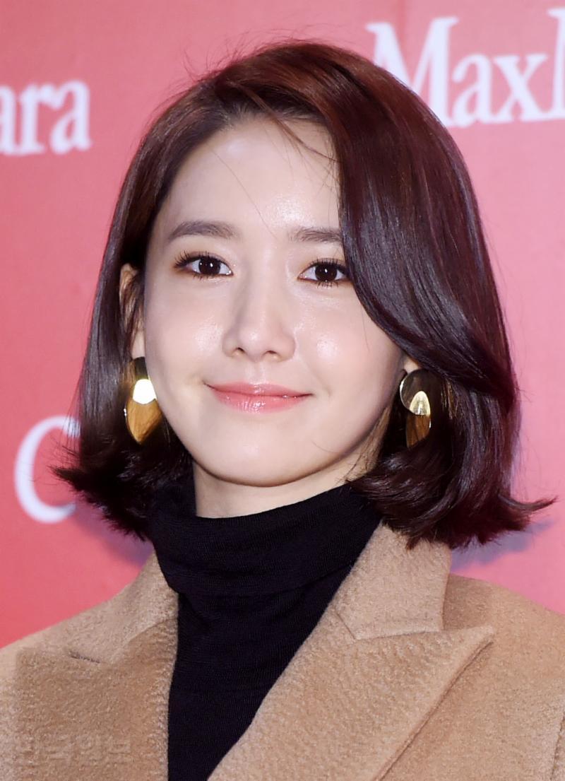 Crownprincesone Trans Netizen Yoona At Max Mara Coats