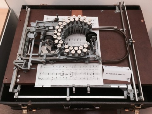 bone-of-contention:This is a Keaton music typewriter, circa...