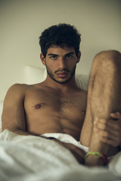 mysurrealgaylife:Miguel Aguel