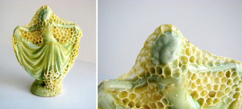 In Collaboration With Bees by Aganetha Dyck // source 