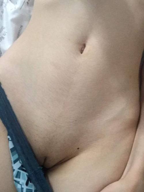 varmtochklar69:My gf send me a few sexy pictures