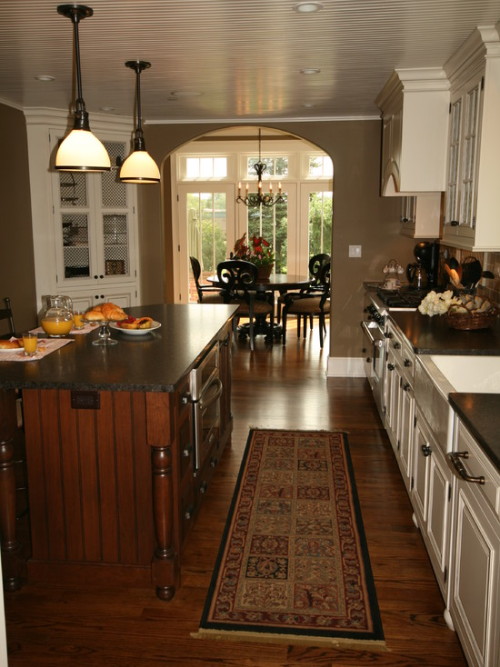 houseandhomepics:kitchen by The Kitchen Studio of Glen Ellyn...