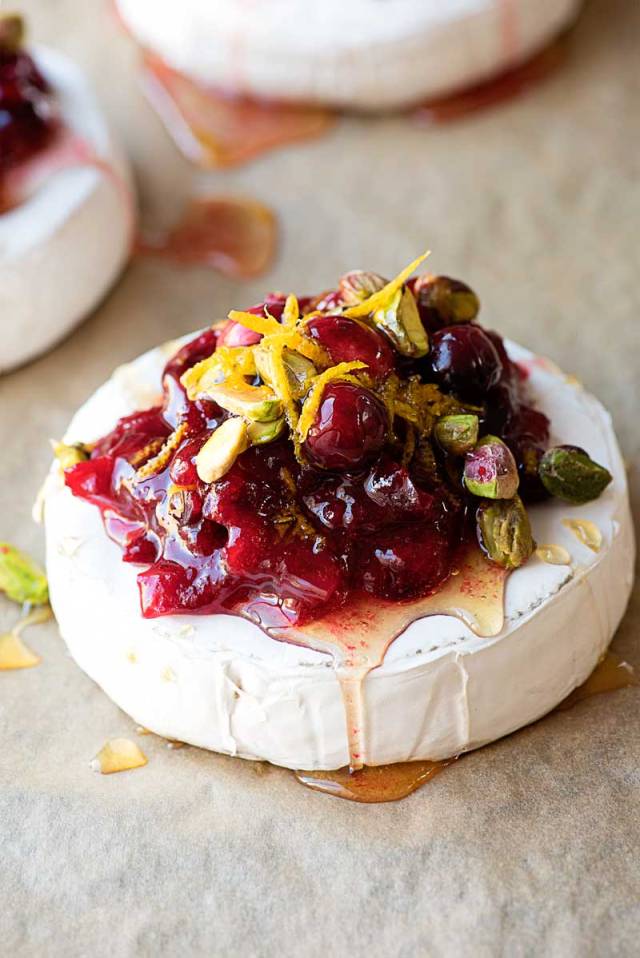 island of silence — foodffs: Cranberry and Pistachio Baked Brie!