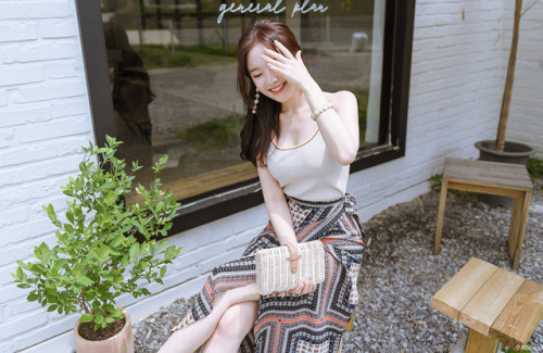 korean-dreams-girls:Kim Shin Yeong - June 05, 2018 1st Set