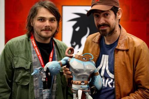 postmcrnews:Gerard Way & Gabriel Bá at NYCC: Part 1October...