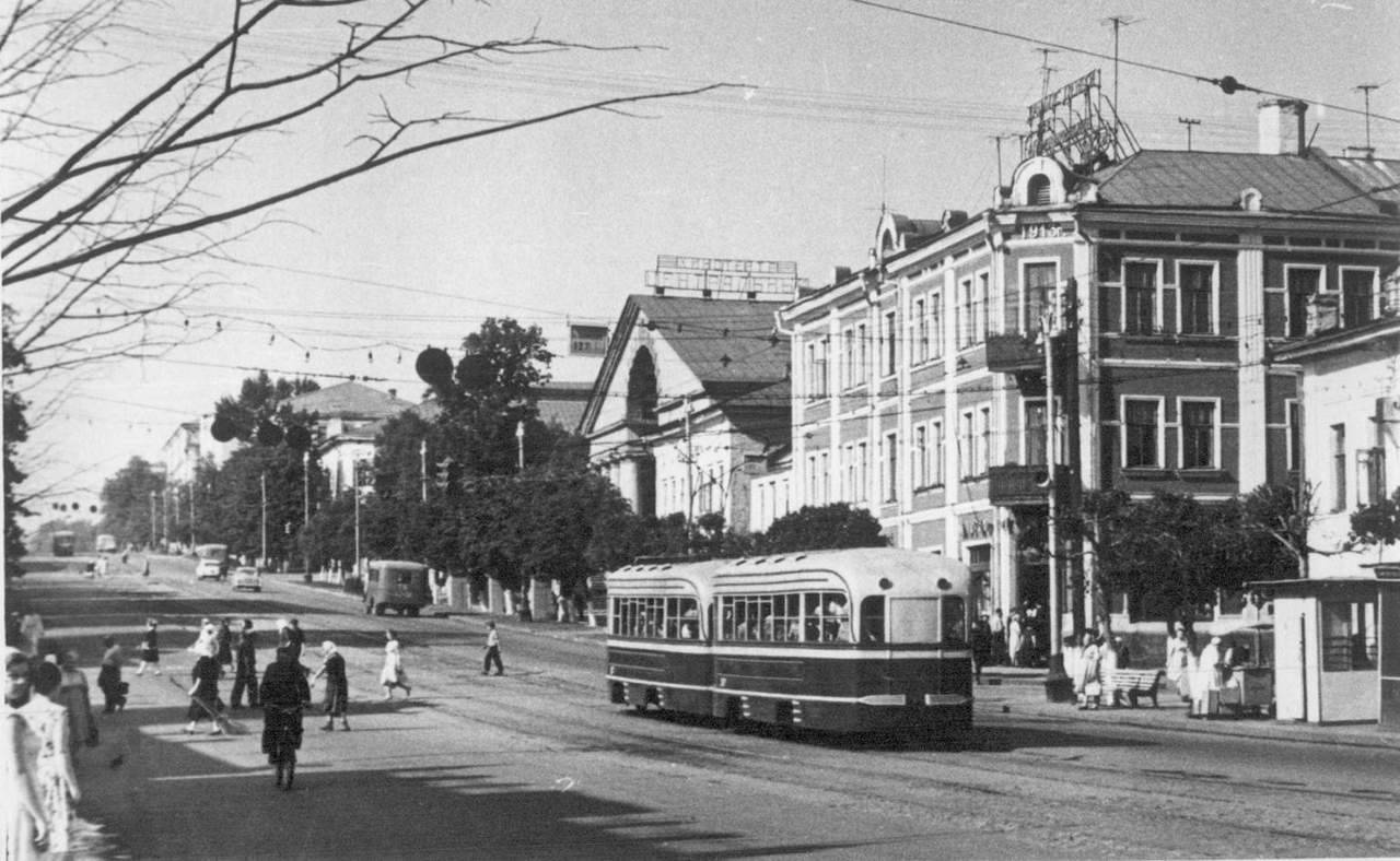 Tula in early 1960s. Photo by Vasily Rozanov (via)