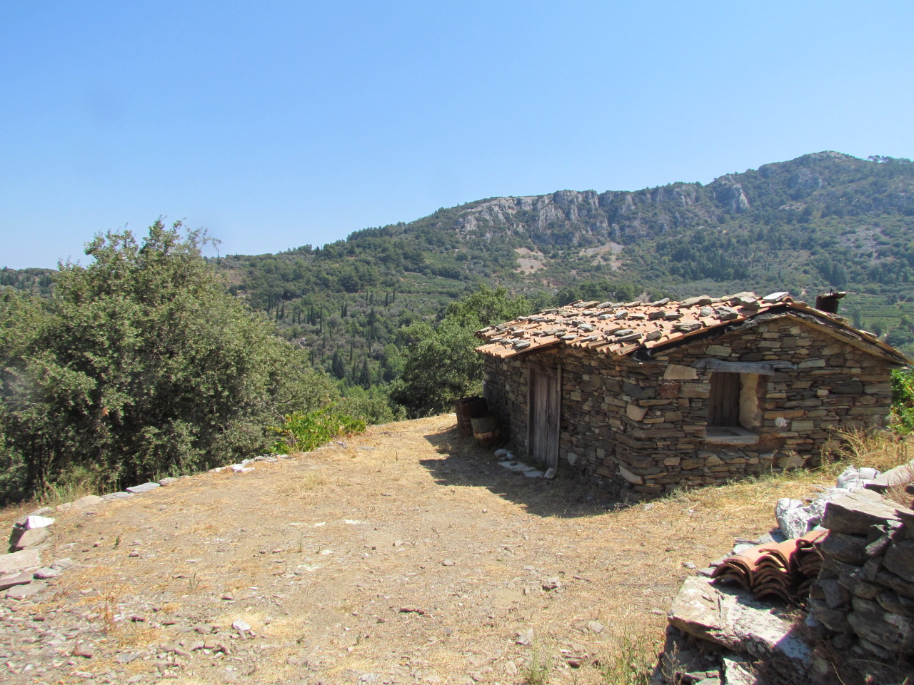 Cabin Porn A Small Stone House Used By Vineyard Workers On