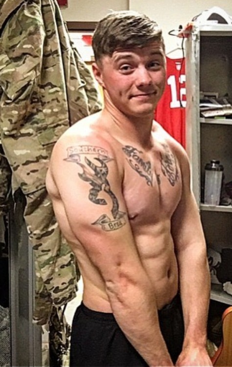 chettbro:US Army “Rodeo Naked”