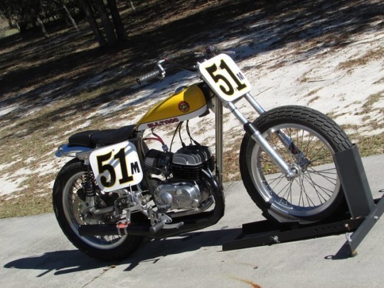 #bultaco #Flattracker https://www.instagram.com/p/B3tzHUWo0j7/?igshid=1s72pub1qny55