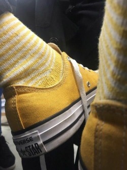 yellow converse outfit