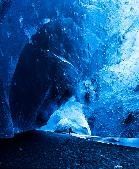 moonelk:Ice Palace (Vatnajökull, Iceland) by Skarphéðinn...