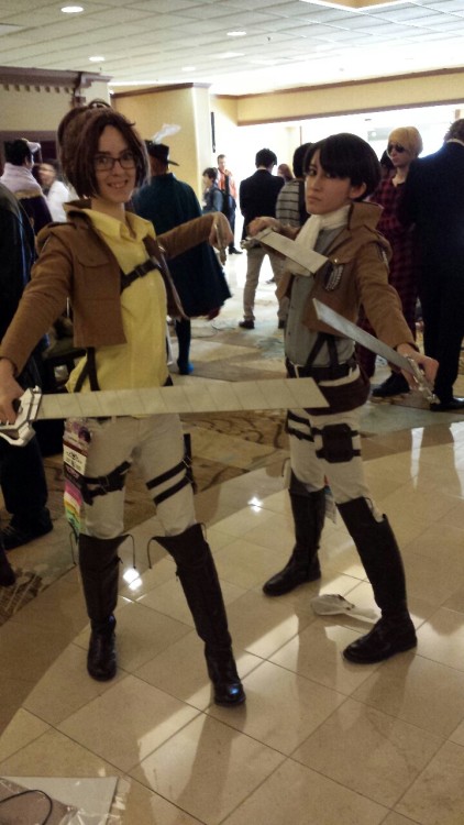 thisisbrens:some cute snk cosplayers