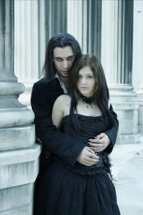 gothic couple on Tumblr
