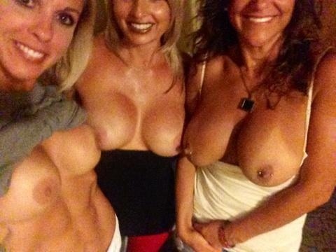 jeepbusty:Here’s a couple pics from last nights girls night