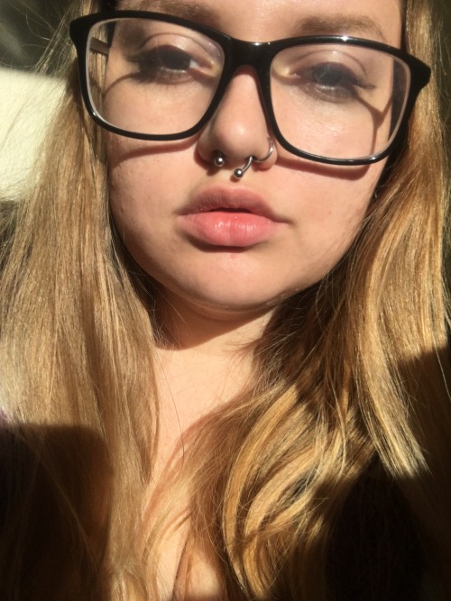 badasscannabitch:peachterps:sun made me look glowy ✨Somebody...