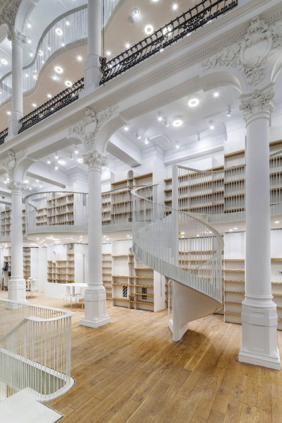 mymodernmet:<br /><br />This magnificent new bookstore is a treasure trove for literature lovers and architecture enthusiasts alike. Recently opened in Bucharest, Romania, the six-story Carousel of Light houses 10,000 books for sale. The building’s 19th-century façade and interior was restored to preserve its breathtaking details. With a first-floor modern art gallery and top-floor bistro included in the facility, the Carousel of Light truly incorporates a sampling of the best of fine arts and culture.