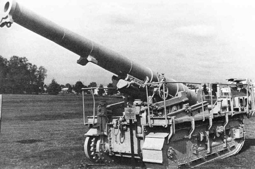 The Canon de 194 modèle GPF, an early self-propelled gun...