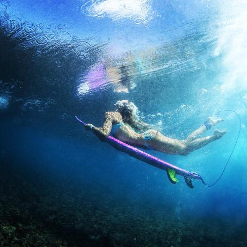 surfandbefree:http://surfandbefree.tumblr.comMaud Le Carph....