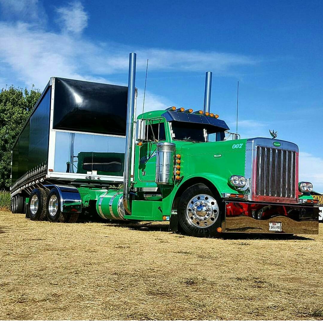 Semitrckn — Peterbilt custom 379