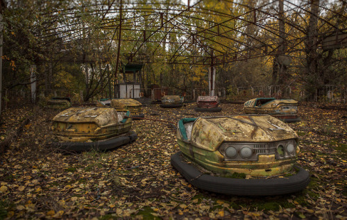 abandonedandurbex:Rusty bumper cars in the Pripyat Amusement...