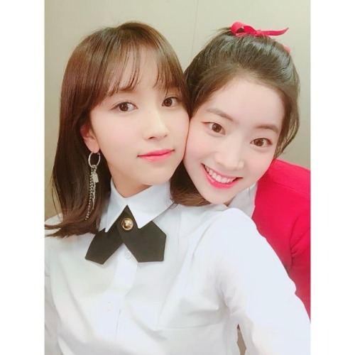 fyeah-twice:180426 Mina & Dahyun’s Instagram Update엠카...