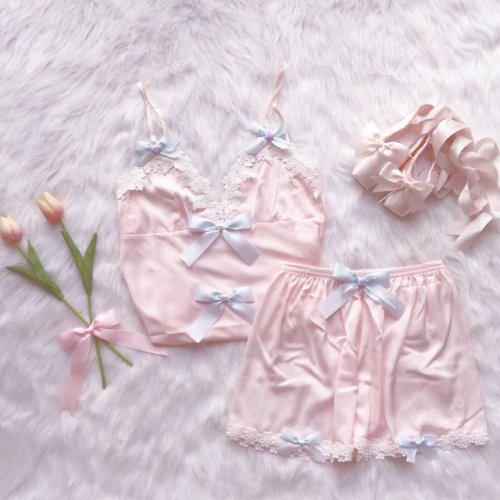 coquettefashion: Dreamy Ballerina Silk Lace Ribbon Set