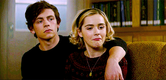 [Image: tumblr_phddkn4PGX1u609jdo2_540.gif]