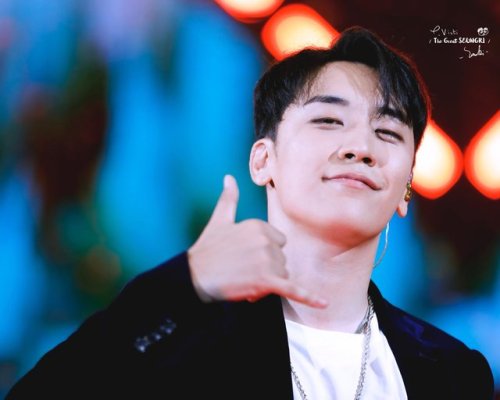 yellow-sprout:181003 SEUNGRI © jenniferz_zgri : vivivi1212_