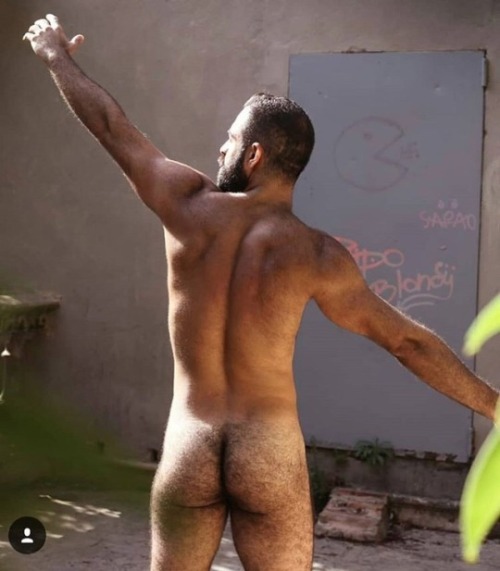 alanh-me:56k+ follow all things gay, naturist and “eye...