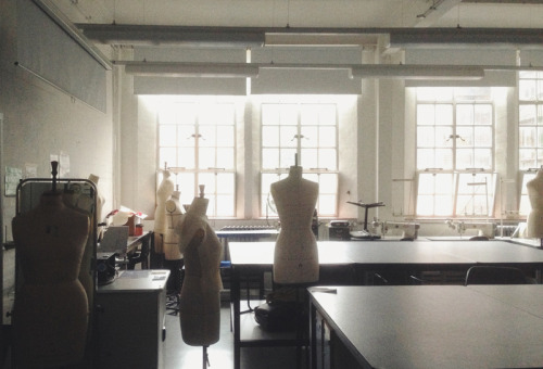 joakimheltne:Empty classroom, London College of Fashion, 2013