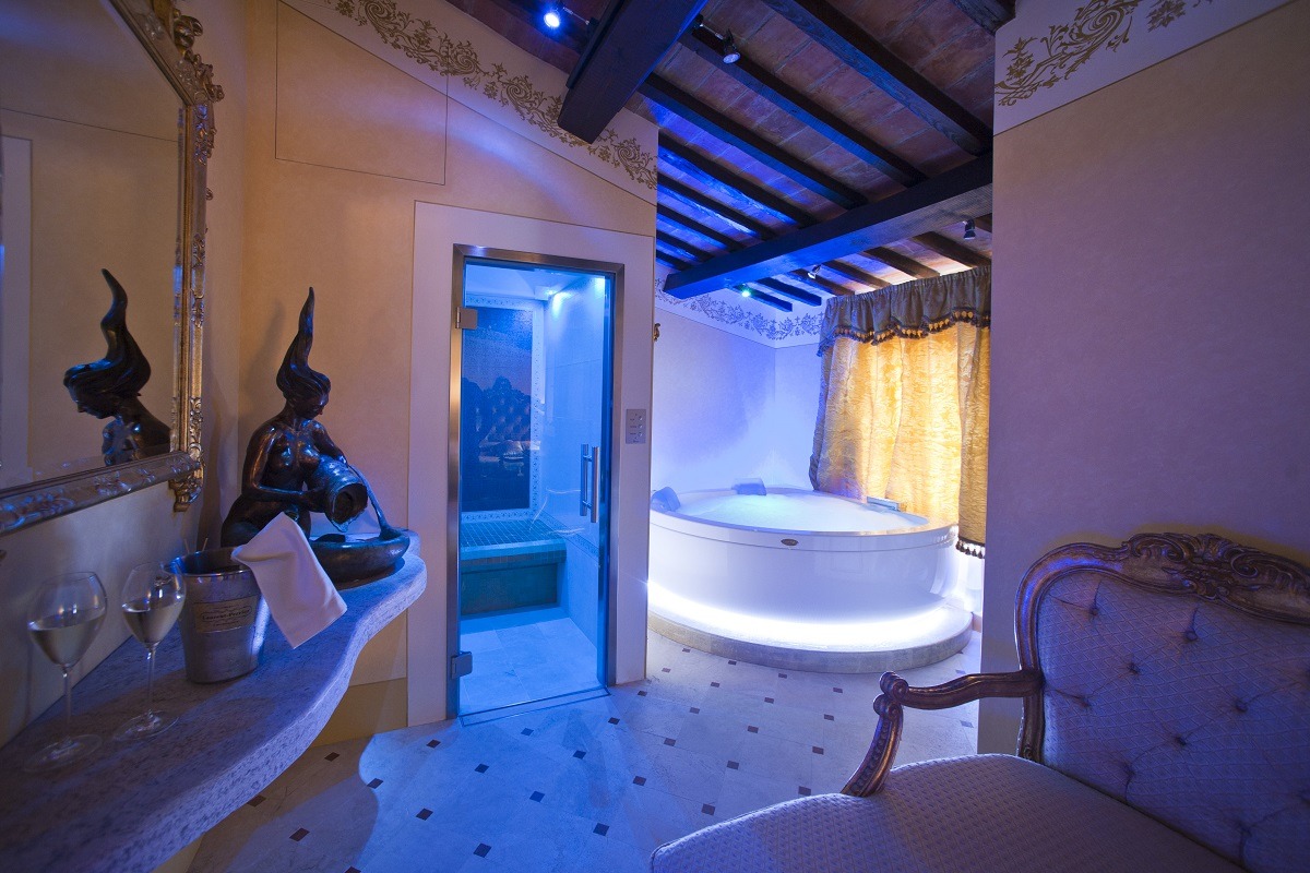 10 Hotel con Vasca Idromassaggio 2 posti in Camera - SUITE ...