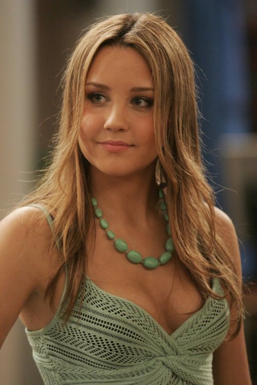 ironyouthcollector:Amanda Bynes 